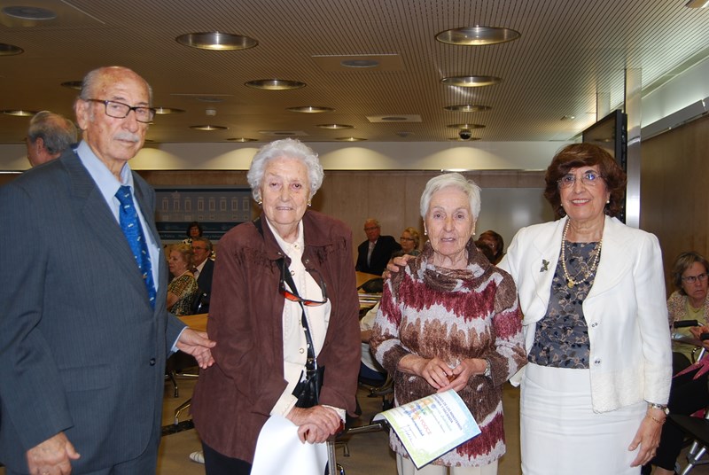 Carmen Roca y Juana Torroba recibeb la Medalla de Cristobal y María Alfonso